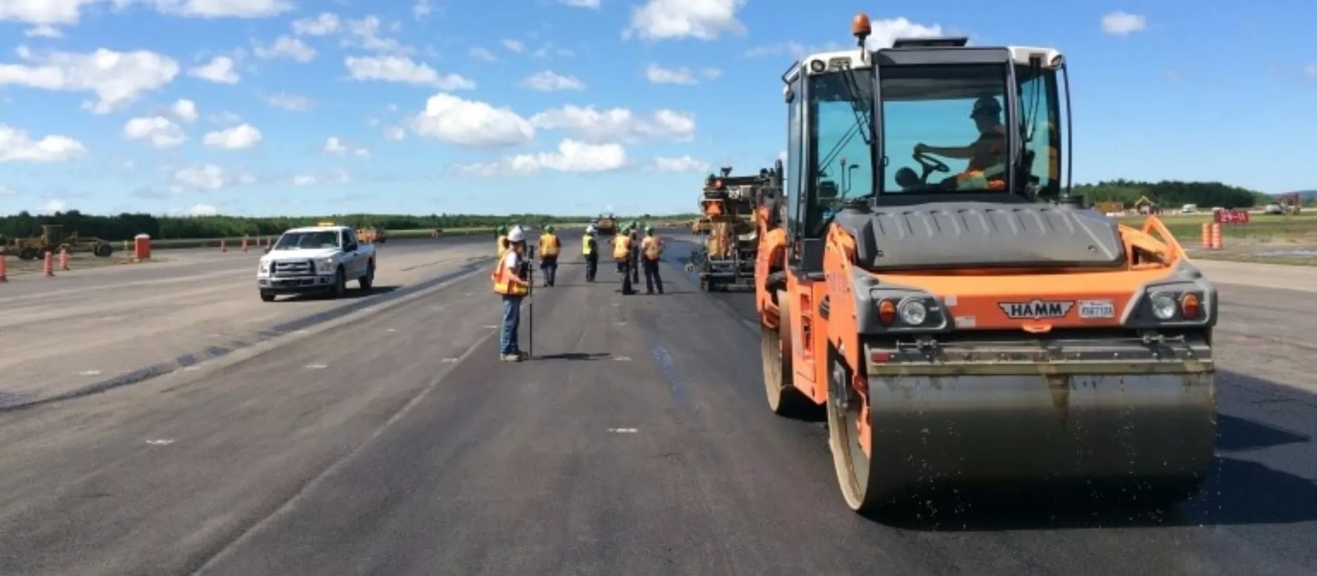 Colas Quebec crews perform paving work at the Quebec City Airport. 
