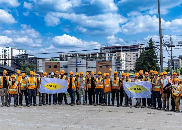 Graduates of the National Machine Operator Centre visit a Colas Quebec site. 