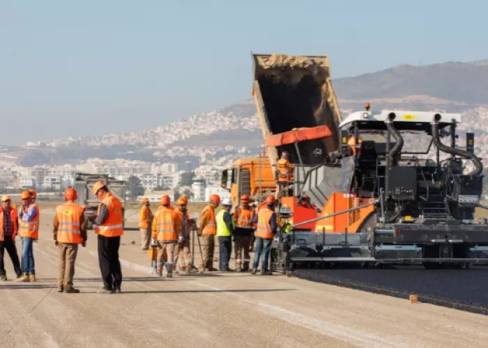 Colas Canada groupe - groupe de personnes sur un chantier