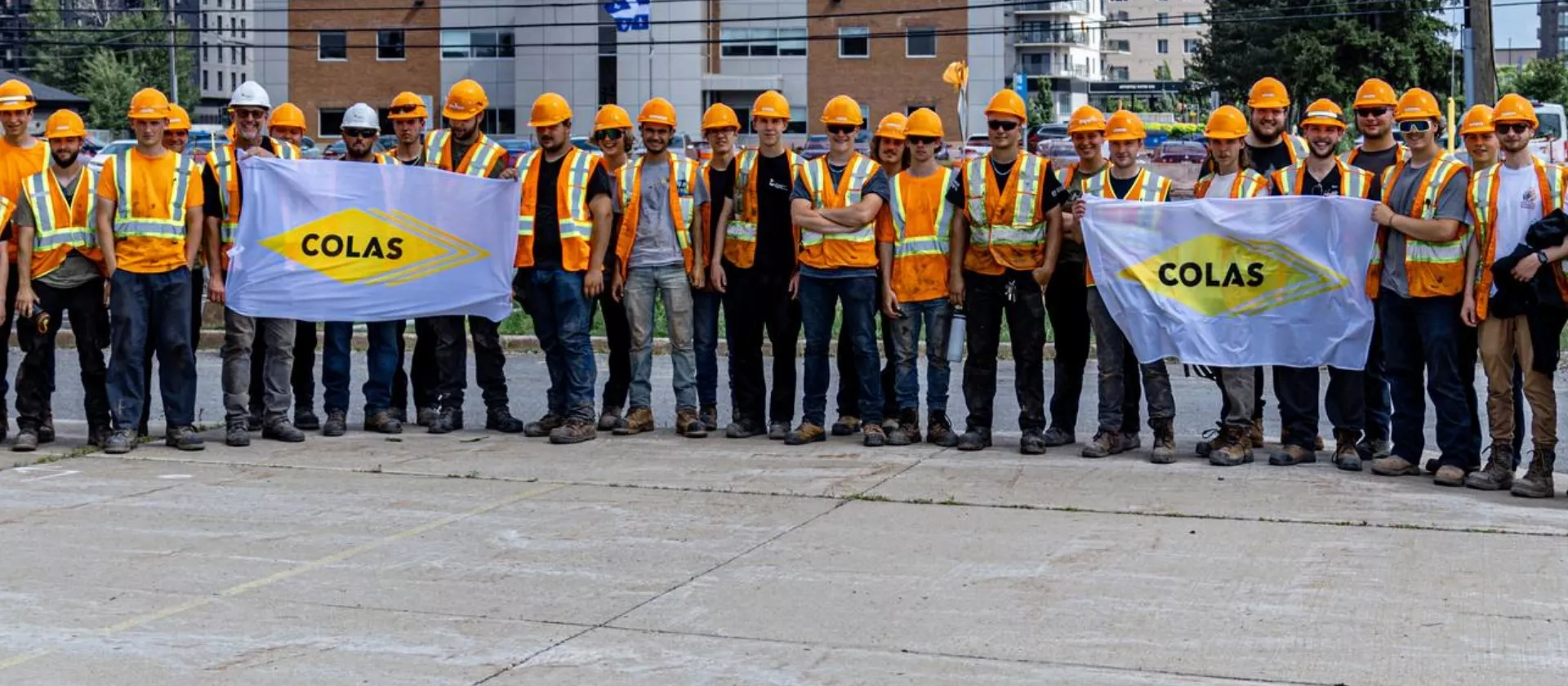 Graduates of the National Machine Operator Centre visit a Colas Quebec site