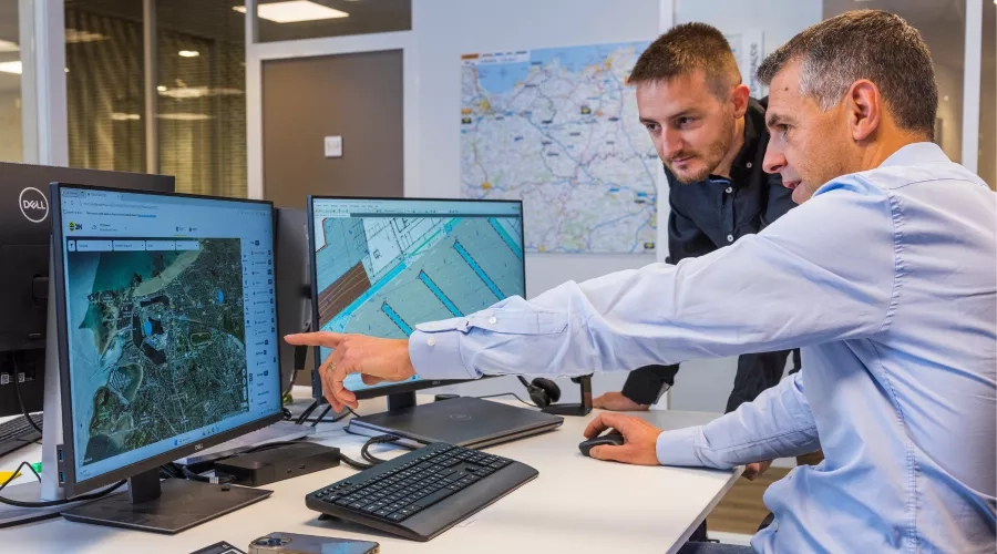 Colas employees working on the 2IN mapping platform