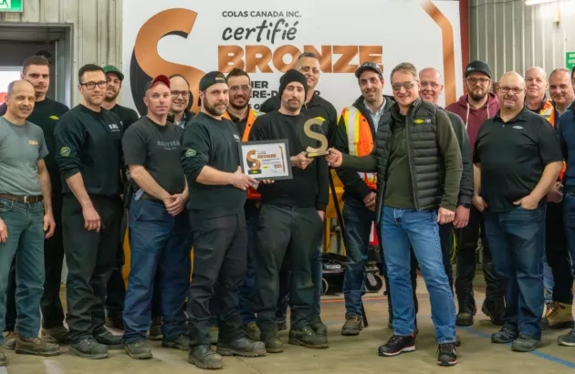 Colas Québec's Rivière-du-Loup team celebrates achieving 6S Bronze Certification